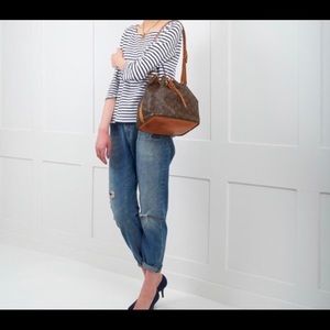 Men’s or women’s Vintage Levi’s 550 Jeans.